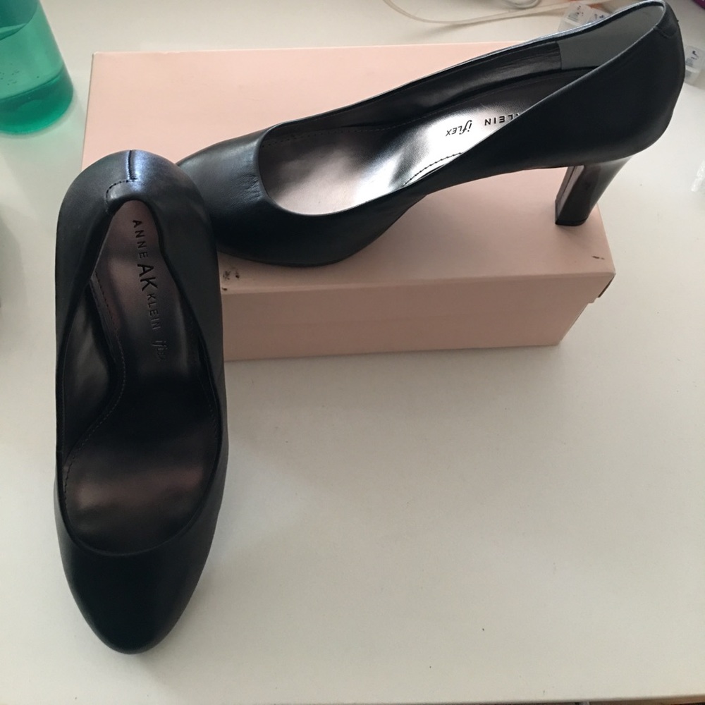 Anne Klein Black Pumps